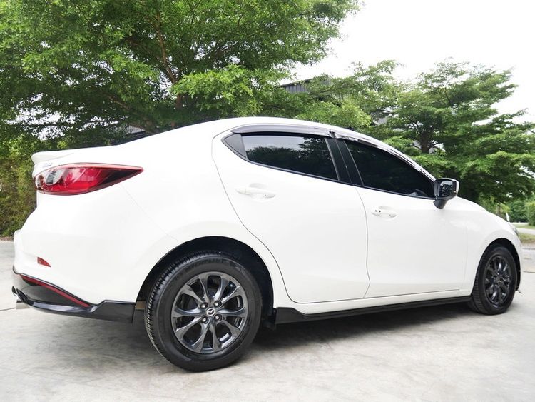 Mazda Mazda 2 2018 1.3 High Connect Sedan เบนซิน ไม่ติดแก๊ส เกียร์อัตโนมัติ ขาว รูปที่ 4