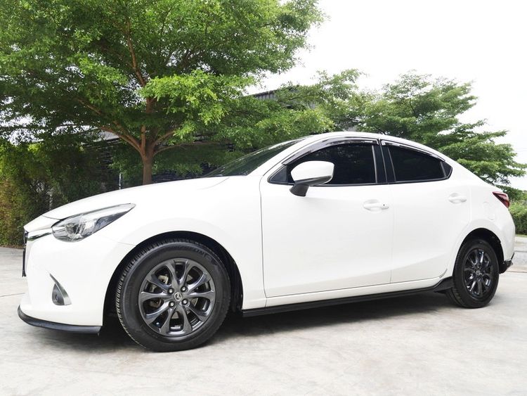 Mazda Mazda 2 2018 1.3 High Connect Sedan เบนซิน ไม่ติดแก๊ส เกียร์อัตโนมัติ ขาว
