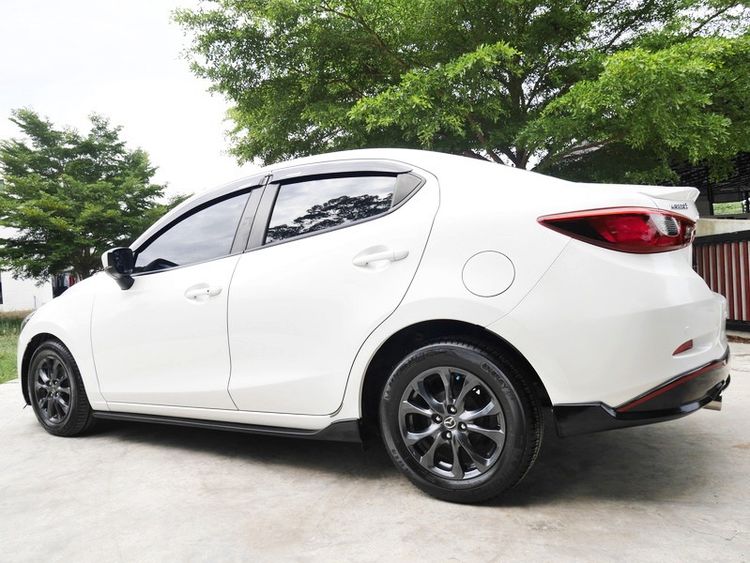 Mazda Mazda 2 2018 1.3 High Connect Sedan เบนซิน ไม่ติดแก๊ส เกียร์อัตโนมัติ ขาว รูปที่ 3