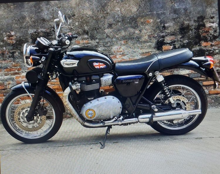 Triumph t100