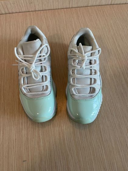 Used Authentic Women Air Jordan 11 Retro Low Igloo AH7860 103 รูปที่ 2