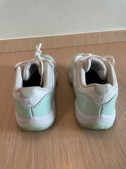 Used Authentic Women Air Jordan 11 Retro Low Igloo AH7860 103 รูปที่ 6