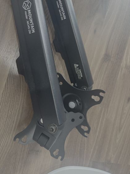 จอภาพ MOUNTAIN ขาตั้งจอคอม ขาตั้งจอมอนิเตอร์ 2 จอ รุ่น MO45-2M Minimalist Spring-Assisted Dual Monitor Arm