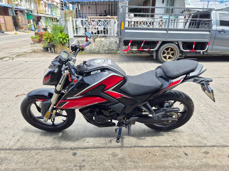 🛵ยังไงก็ขาย GPX-RAZER ปี 63 เครื่องดี สีสวย สตาร์ทมือ วิ่งน้อย4000โล เล่มชุดโอนครบ+เปลี่ยนถ่ายน้ำมันเครื่องฟรี ส่งฟรี30 ก.ม รูปที่ 2