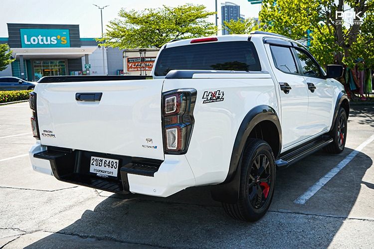 Isuzu D-MAX 2022 3.0 Vcross M 4WD Pickup ดีเซล ไม่ติดแก๊ส เกียร์อัตโนมัติ ขาว รูปที่ 4