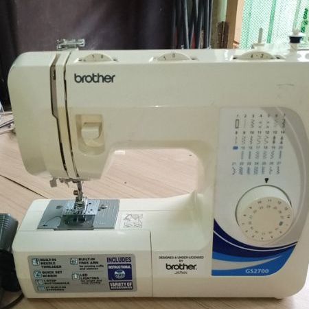 จักรเย็บผ้า brother GS2700