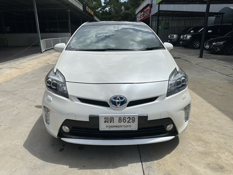 Toyota Prius 2012 1.8 Hybrid Top Option Grade Sedan ไฮบริด ไม่ติดแก๊ส เกียร์อัตโนมัติ ขาว รูปที่ 2