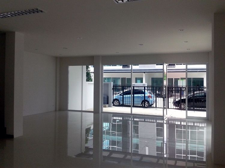 ตึกสำนักงานโฮมออฟฟิตให้เช่าทำเลนวลจันทร์ รูปที่ 4