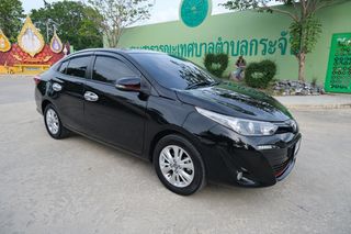 TOYOTA YARIS 1.2S เกียร์ออโต้ สีดำ เบาะหนังสีดำ ปี 2018