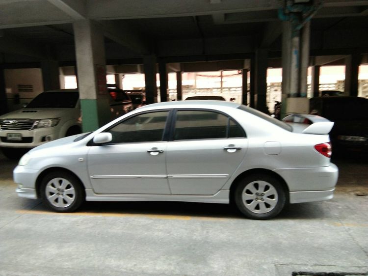 รถ Toyota Altis 1.6 E สี บรอนซ์เงิน