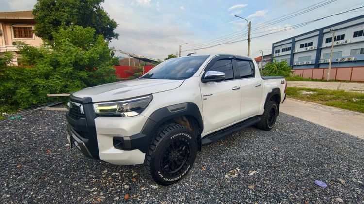 รถ Toyota Hilux Revo Double Cab 2.8 High 4WD สี ขาว