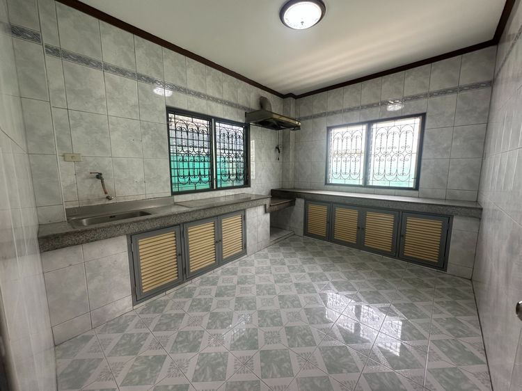 ไม่มี สร้างเสร็จก่อน 2010 🏡 บ้านเดี่ยวหลังใหญ่   98 ตร.ว  เพชรเกษม 69 เลียบคลองภาษีเจริญฝั่งเหนือ 8 เขตภาษีเจริญ  กรุงเทพฯ รูปที่ 4