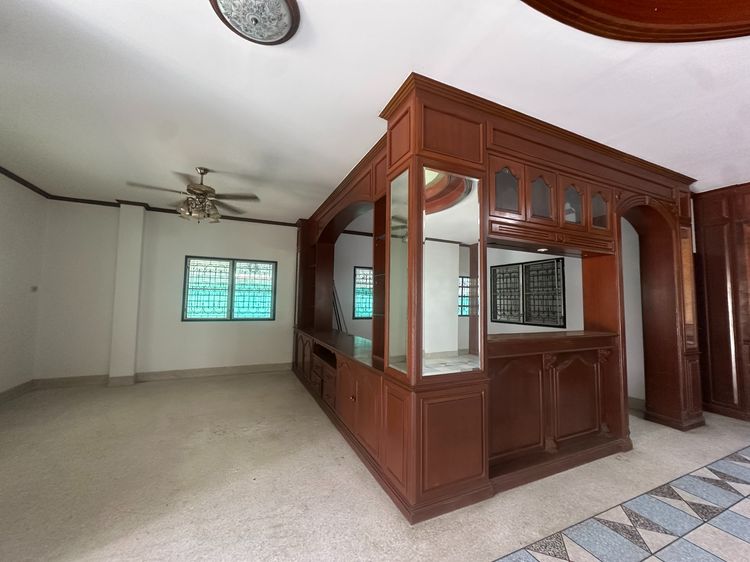 ไม่มี สร้างเสร็จก่อน 2010 🏡 บ้านเดี่ยวหลังใหญ่   98 ตร.ว  เพชรเกษม 69 เลียบคลองภาษีเจริญฝั่งเหนือ 8 เขตภาษีเจริญ  กรุงเทพฯ รูปที่ 3