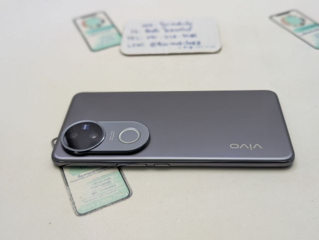 ขาย เทิร์น Vivo V50 5G Ram 8 Rom 256 ศูนย์ไทย สภาพสวย มีตัวเครื่อง และเคส ไม่มีอุปกรณ์อื่น ประกันยาว เพียง 6,390 บาท ครับ รูปที่ 4