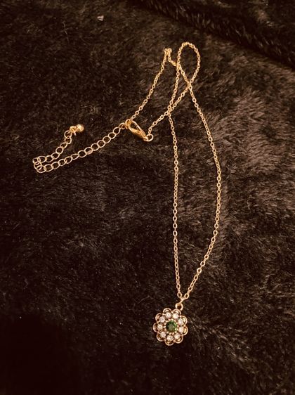 สร้อยคอ Lovisa (จี้ดอกไม้ประดับคริสตัลเขียว) รูปที่ 11