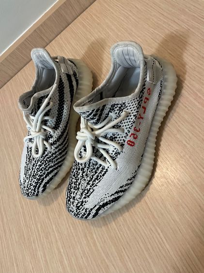 รองเท้าทางการ ผ้า หลากสี Used Authentic Adidas Yeezy Boost 350 V2 Zebra CP9654 Size US 5.5