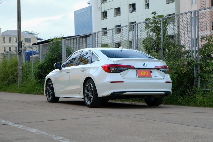 Honda Civic 2023 2.0 eHEV EL+ Sedan เบนซิน ไม่ติดแก๊ส เกียร์อัตโนมัติ ขาว รูปที่ 4