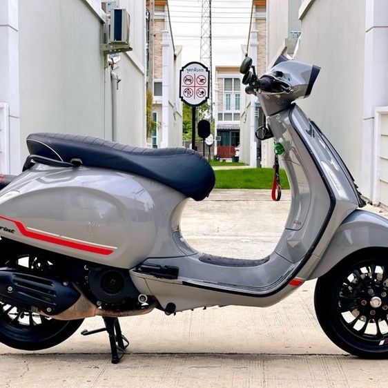 ขาย Vespa Sprint 150 i-Get ABS ปี2021 รถออกมือ1ป้ายแดง รถที่บ้านใช้เองครับ ขับนิ่มๆเลย