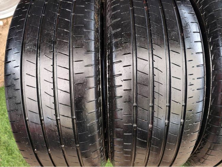 ยาง bridgestone t005a 215 55 17 ปี 25 ชุดละ 5,000 บาทครับ