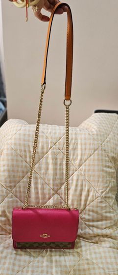 กระเป๋า Coach C8344 (รุ่น Klare Crossbody) หนัง Canvas ของแท้ สภาพเหมือนใหม่ สติ๊กเกอร์ตรงโลโก้ยังไม่ได้แกะ กระดาษรองกระเป๋ายังไม่ได้เอาออก รูปที่ 9