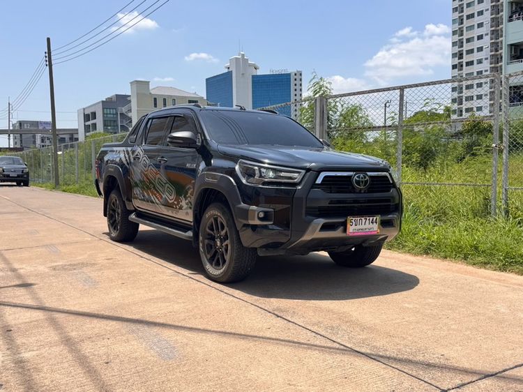 รถ Toyota Hilux Revo 2.4 Prerunner G Rocco สี ดำ