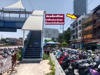ขายตึกแถวหรืออาคารพาณิชย์ 17.6 ตรวา Sqw 4.5 ชั้น ติดถนนสุขุมวิทใหญ่ก่อนเลี้ยวถนนลงหาดบางแสน(กาแลคซี่) แนวสะพานลอยทำเลสุดราคาแค่ 3.89 ล้าน MB