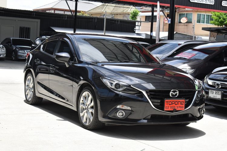 Mazda Mazda3 2017 2.0 E Sedan เบนซิน ไม่ติดแก๊ส เกียร์อัตโนมัติ ดำ รูปที่ 3