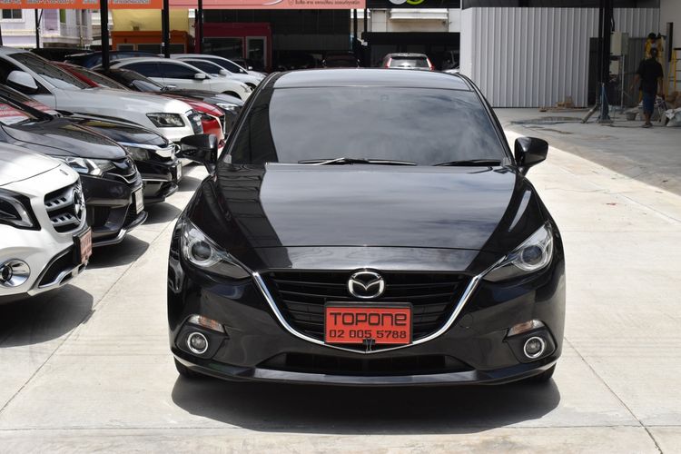 Mazda Mazda3 2017 2.0 E Sedan เบนซิน ไม่ติดแก๊ส เกียร์อัตโนมัติ ดำ รูปที่ 2
