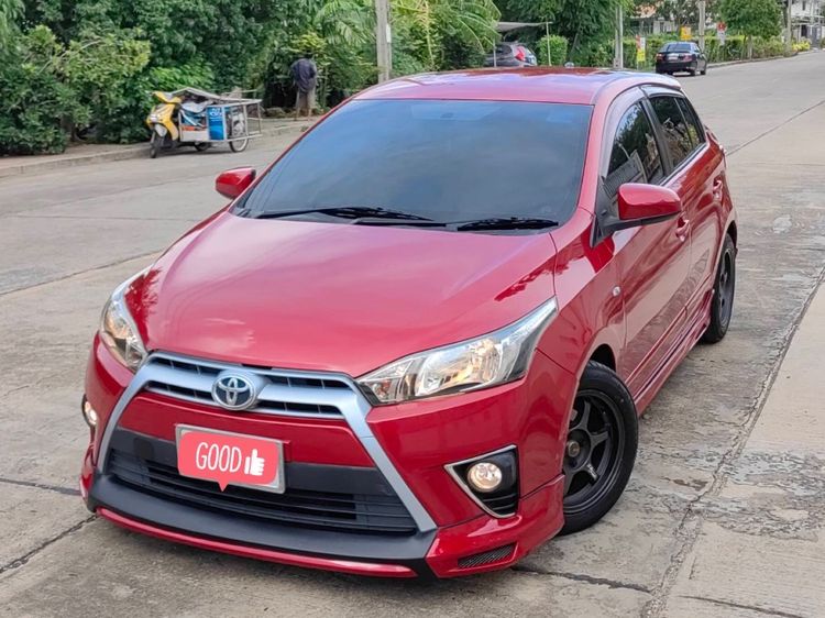 รถ Toyota Yaris 1.2 E สี แดง