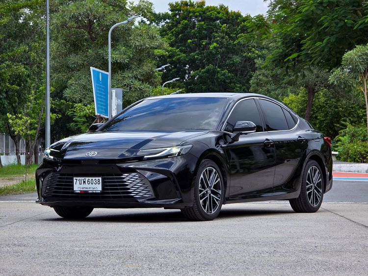 Toyota Camry 2025 2.5 HEV Premium Luxury Sedan ไฮบริด ไม่ติดแก๊ส เกียร์อัตโนมัติ ดำ