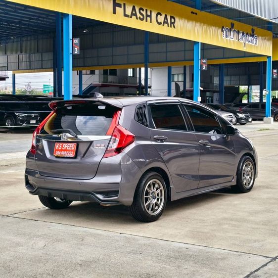 Honda Jazz 2018 1.5 V Plus i-VTEC Sedan เบนซิน ไม่ติดแก๊ส เกียร์อัตโนมัติ ขาว รูปที่ 3