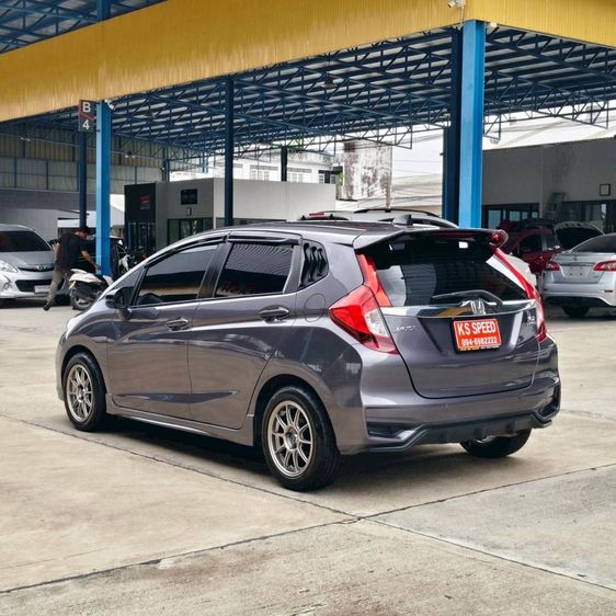 Honda Jazz 2018 1.5 V Plus i-VTEC Sedan เบนซิน ไม่ติดแก๊ส เกียร์อัตโนมัติ ขาว รูปที่ 4
