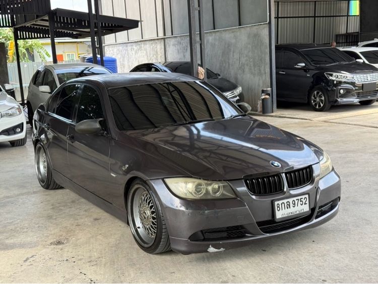 รถ BMW Series 3 320i สี เทา