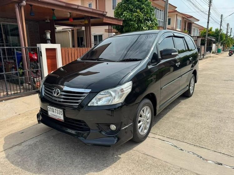 รถ Toyota Innova 2.0 V สี ดำ