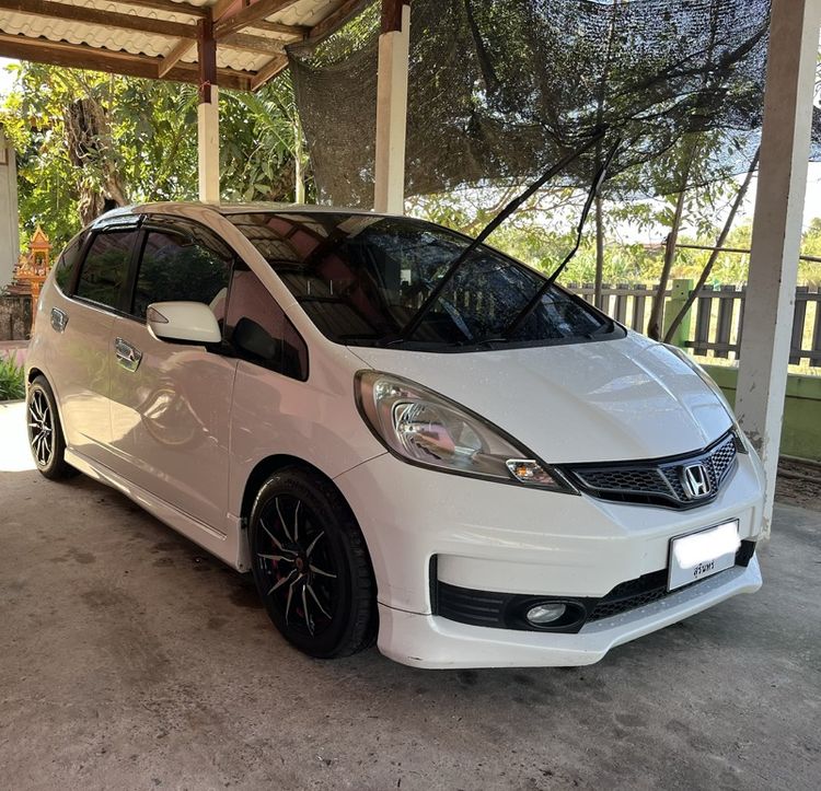 Honda Jazz 2013 1.5 SV VTEC Sedan เบนซิน ไม่ติดแก๊ส เกียร์อัตโนมัติ ขาว