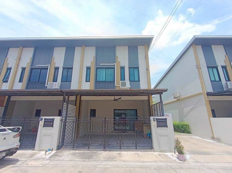 ขายบ้านทาวน์โฮม หมู่บ้านนิวยอร์ก รังสิต คลอง 4 ปทุมธานี.