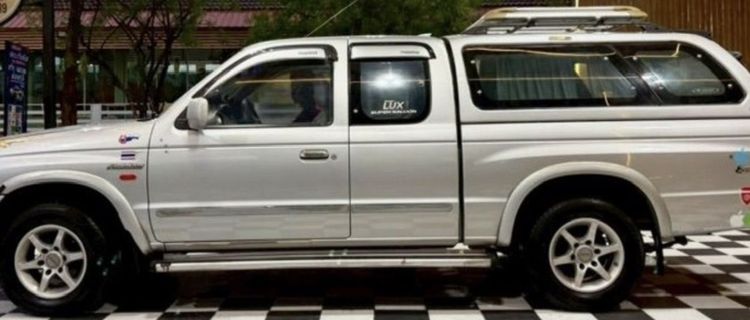 รถ Mazda Fighter 2.5 Super Saloon Lux สี บรอนซ์เงิน