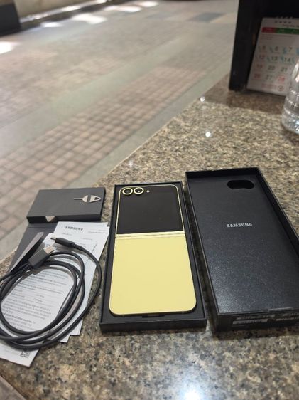 ขายแลกเทริน์​ Galaxy​ Z​ ​Flip6​ตัวเครื่องสภาพสวย​ตำหนิหน้าจอแตกกระพริบ​ตามรูปภาพ​ใช้งานได้ปกติ​ไว้เป็นเครื่องสำรอง​สวยๆครับ​🥰​ รูปที่ 6