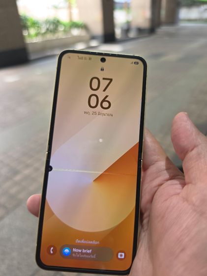ขายแลกเทริน์ Galaxy Z Flip6ตัวเครื่องสภาพสวยตำหนิหน้าจอแตกกระพริบตามรูปภาพใช้งานได้ปกติไว้เป็นเครื่องสำรองสวยๆครับ🥰