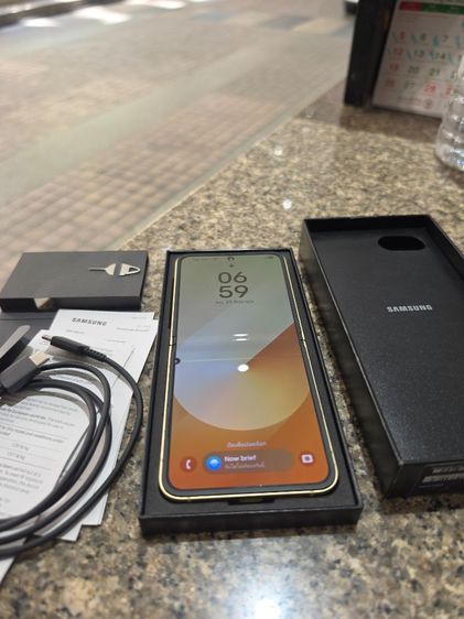 ขายแลกเทริน์​ Galaxy​ Z​ ​Flip6​ตัวเครื่องสภาพสวย​ตำหนิหน้าจอแตกกระพริบ​ตามรูปภาพ​ใช้งานได้ปกติ​ไว้เป็นเครื่องสำรอง​สวยๆครับ​🥰​ รูปที่ 3