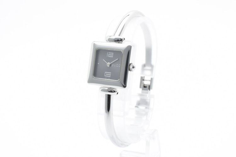 นาฬิกาข้อมือ Gucci 1900L Bangle watch