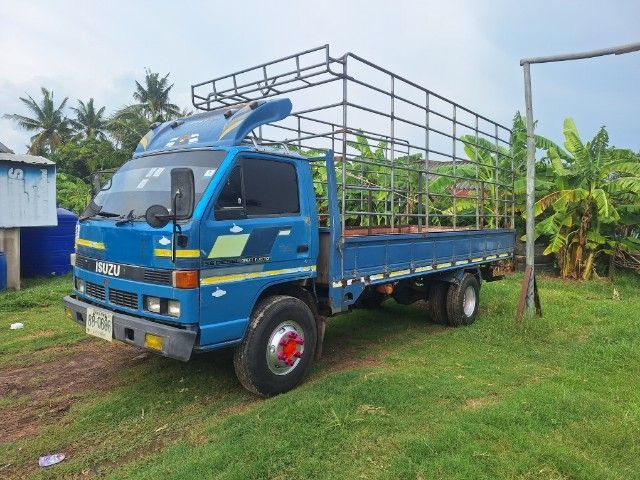 ขายด่วนNPR59PU5M เครื่อง4BD1-115แรง รถห้างแท้เกียสั้นยาว5เมตร ช่วงล่างใหญ่ เอฟหน้า เอฟหลัง ยางใหม่6เส้น พร้อมใช้งาน เล่มพร้อม