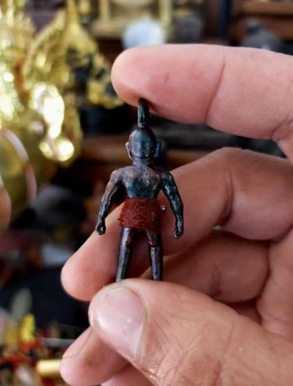กุมารทองหุ่นพยนต์ สำนักอาจารย์อาชาเทพอดีตเป็นที่รู้จักกันในวงการเครื่องรางของขลังยอดนิยมในพุทธคุณความขลัง รูปที่ 2