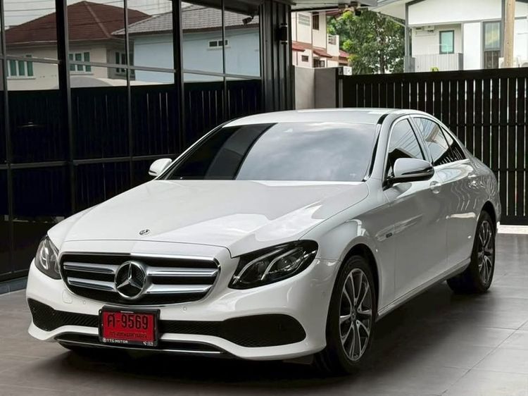 รถ Mercedes-Benz E-Class 2.0 E300e Avantgarde สี ขาว