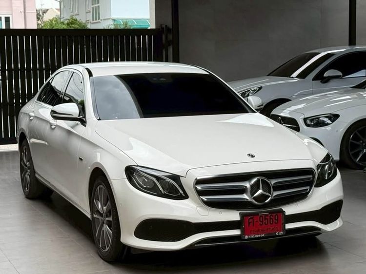 Mercedes-Benz E-Class 2021 2.0 E300e Avantgarde Sedan ปลั๊กอินไฮบริด (PHEV) ไม่ติดแก๊ส เกียร์อัตโนมัติ ขาว รูปที่ 2