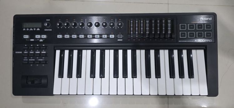 Keyboard midi controller Rolan A-300 Pro