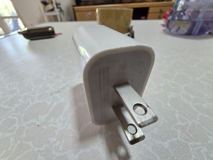 Apple 20w Adapter รูปที่ 2