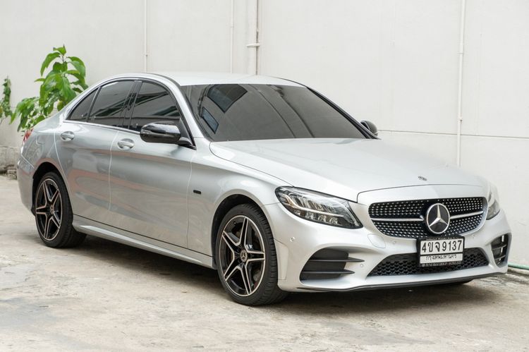 Mercedes-Benz C-Class 2022 C300 Sedan ปลั๊กอินไฮบริด (PHEV) ไม่ติดแก๊ส เกียร์อัตโนมัติ บรอนซ์เงิน