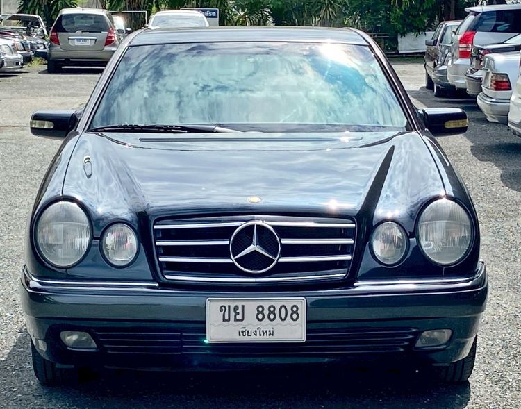 รถ Mercedes-Benz E-Class E230 สี เขียว