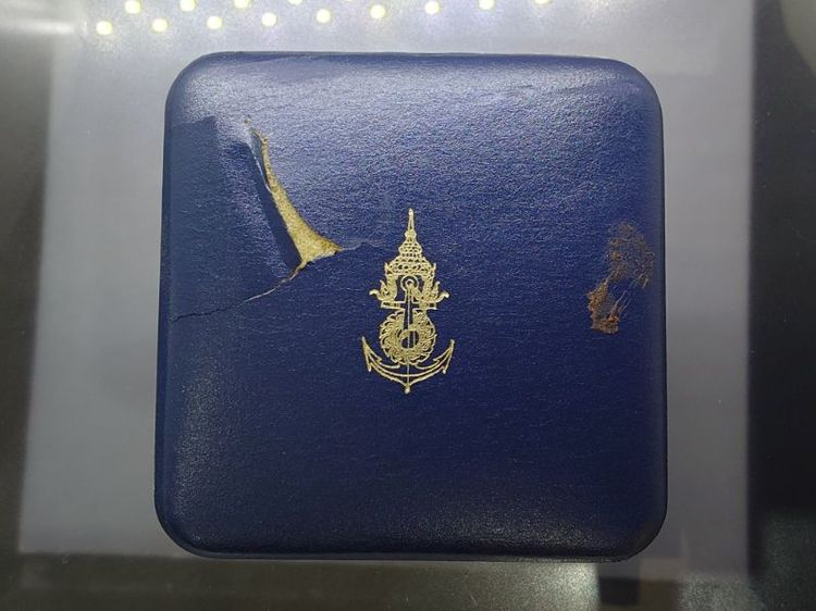 เหรียญสมเด็จพระเจ้าตากสิน ที่ระลึกเปิดพระบรมราชานุสาวรีย์ ณ พระราชวังเดิม พ.ศ.2540 เนื้อทองแดงนอกขัดเงา พร้อมกล่องเดิม รูปที่ 9